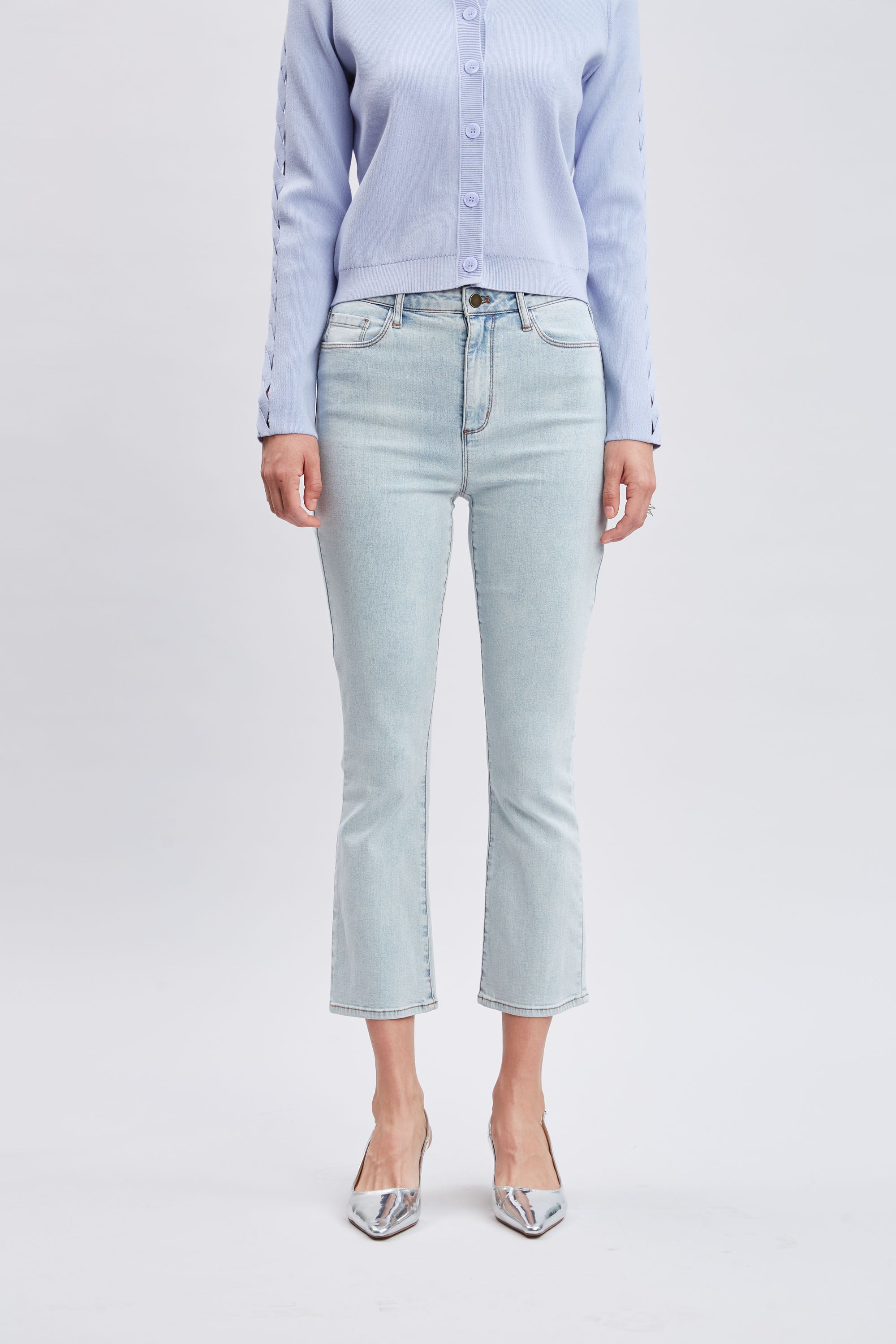 Micro Flare Cropped Jeans | Elie Tahari LIGHT WASH