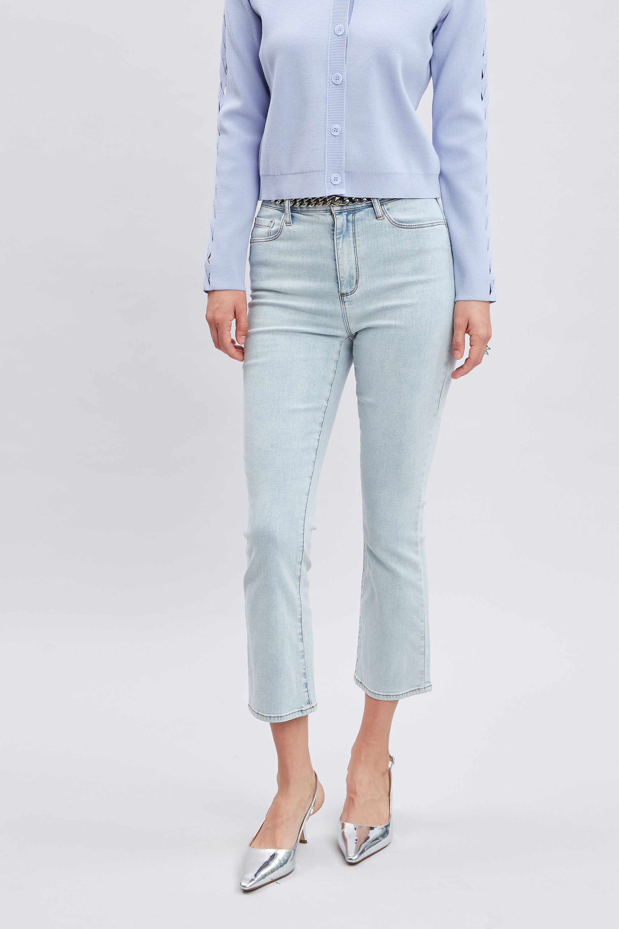 Micro Flare Cropped Jeans | Elie Tahari LIGHT WASH