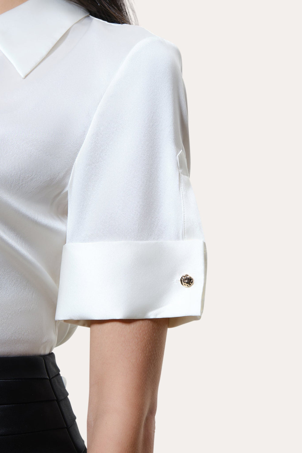 Sylvie Silk Charmeuse Short Sleeve Shirt | Elie Tahari FRESH PEARL