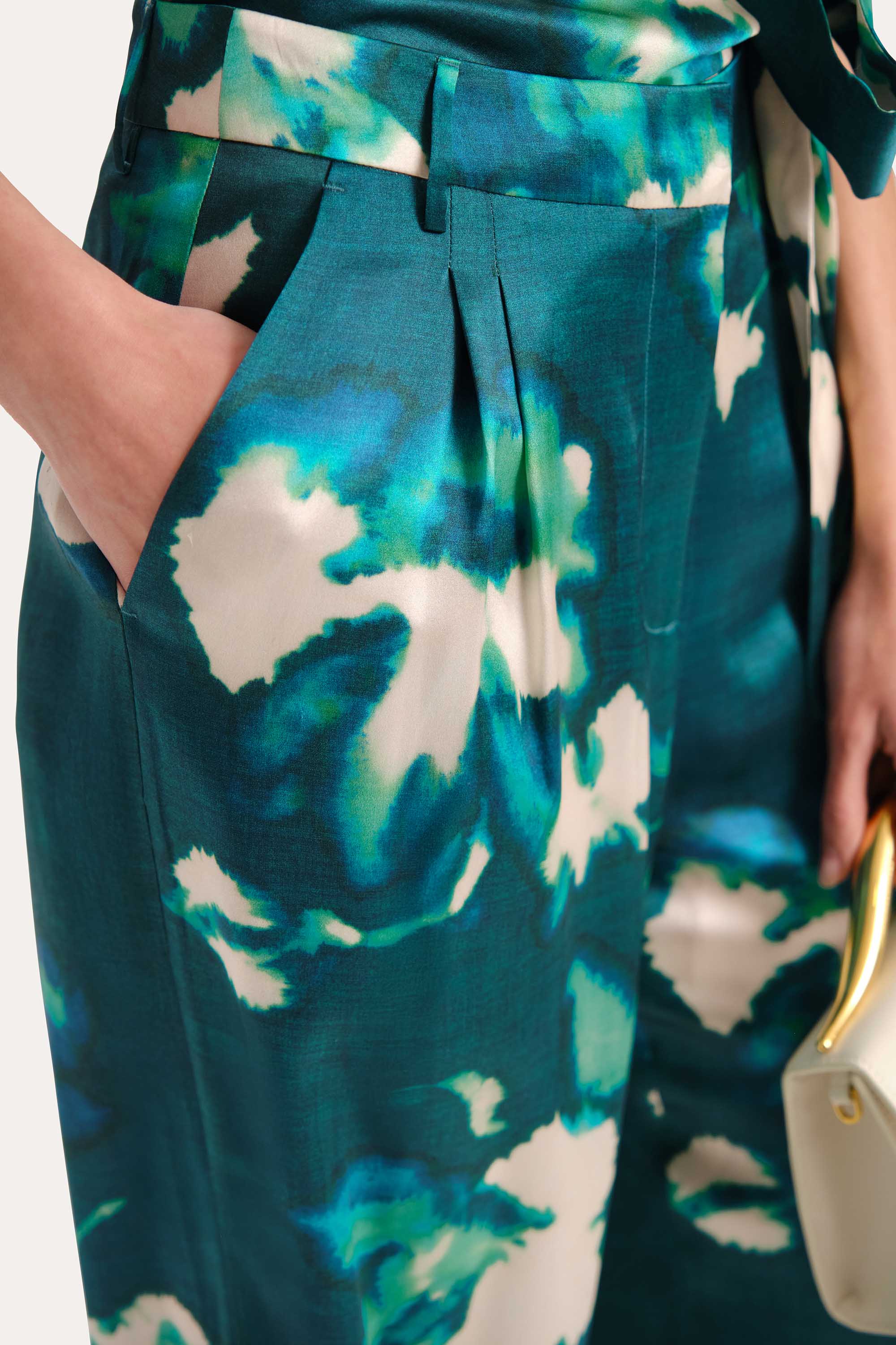Delilah Floral Silk Pant | Elie Tahari AZURE GARDEN