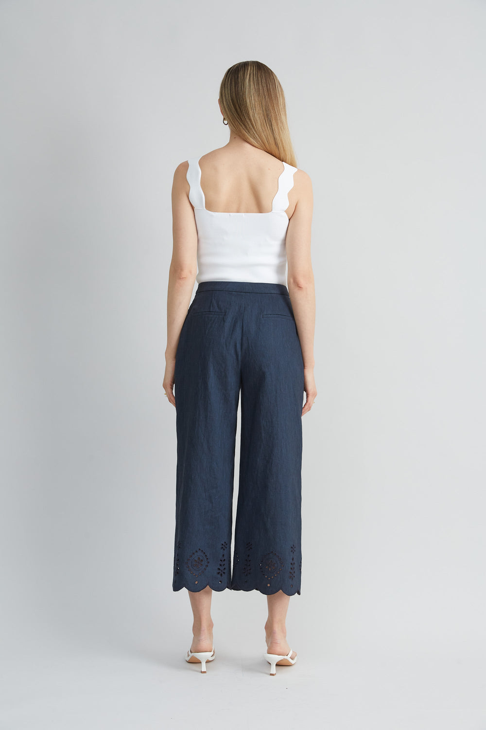 Linen Scallop Hem Pant | Elie Tahari STARGAZER