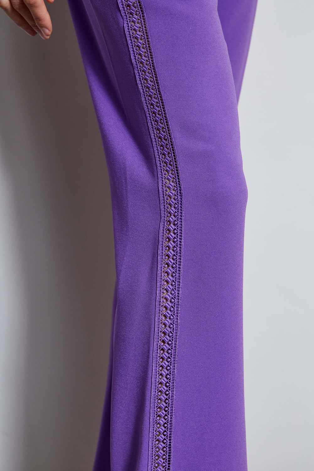Lace Trim Fit & Flare Pant | Elie Tahari VIOLET